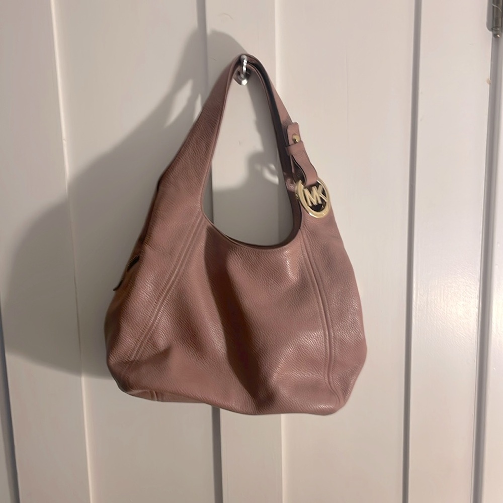 Michael Kors slouchy bag in Mauve